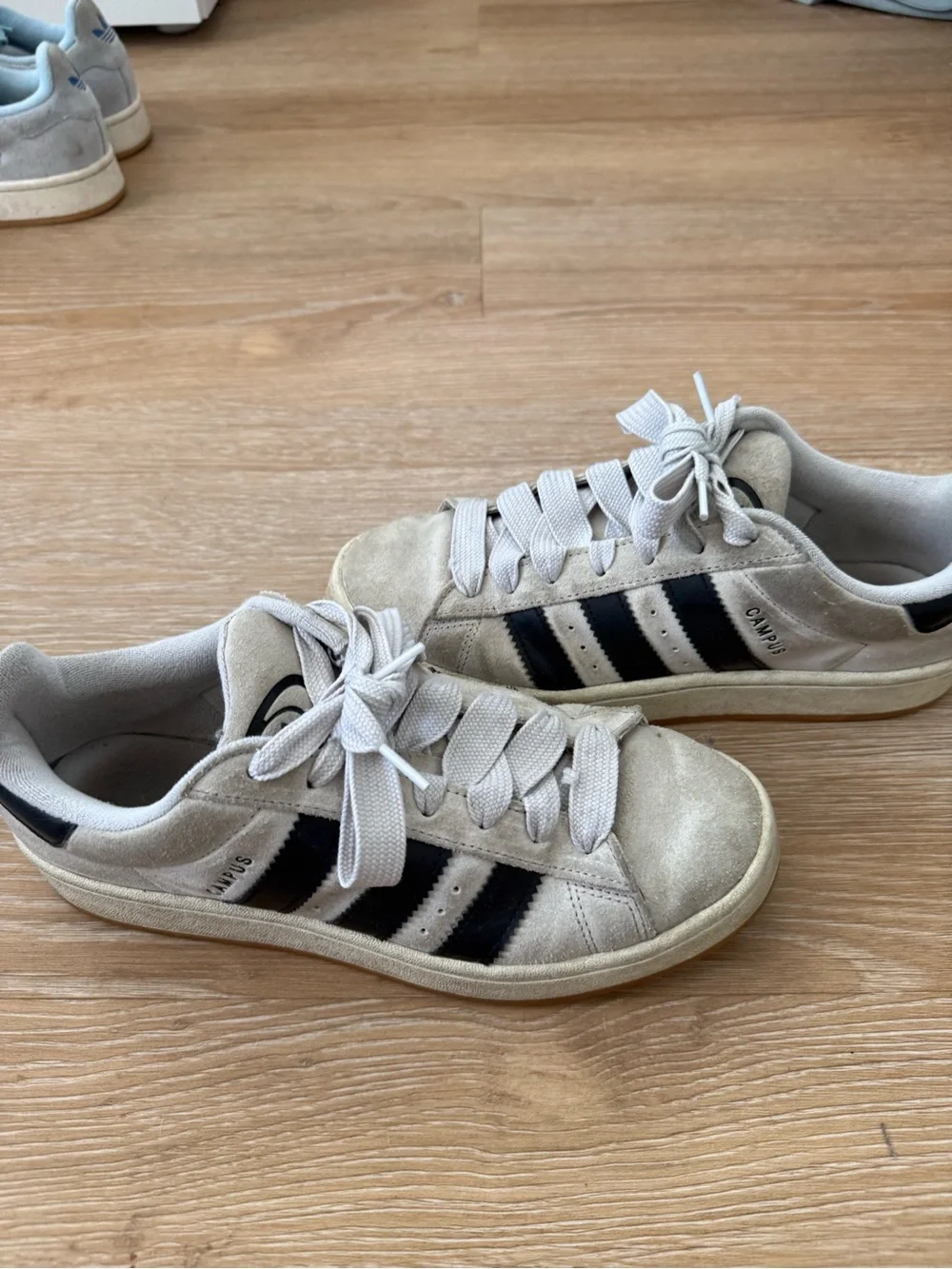 Adidas campus size 10.5 women’s